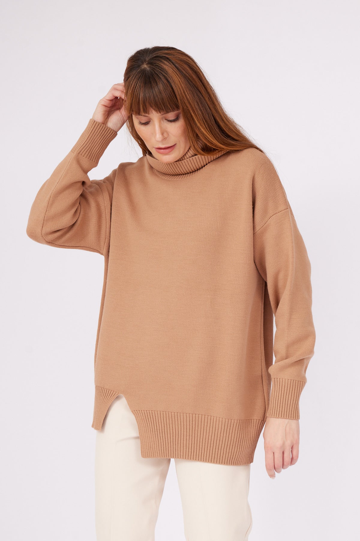 LIGHT BROWN STRAIGHT TURTLENECK SWEATER - Lebbse