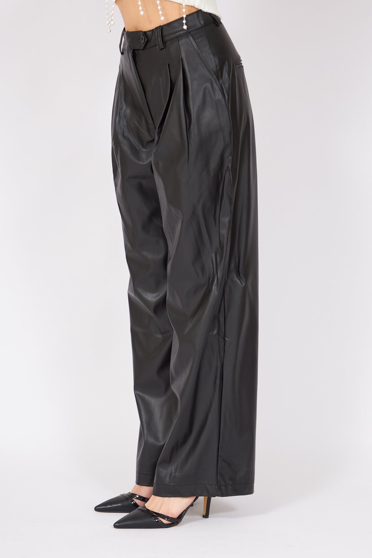 LOOSE CUT BLACK LEATHER TROUSERS | CLOTHES | Lebbse LOOSE CUT BLACK LEATHER TROUSERS | CLOTHES | Lebbse