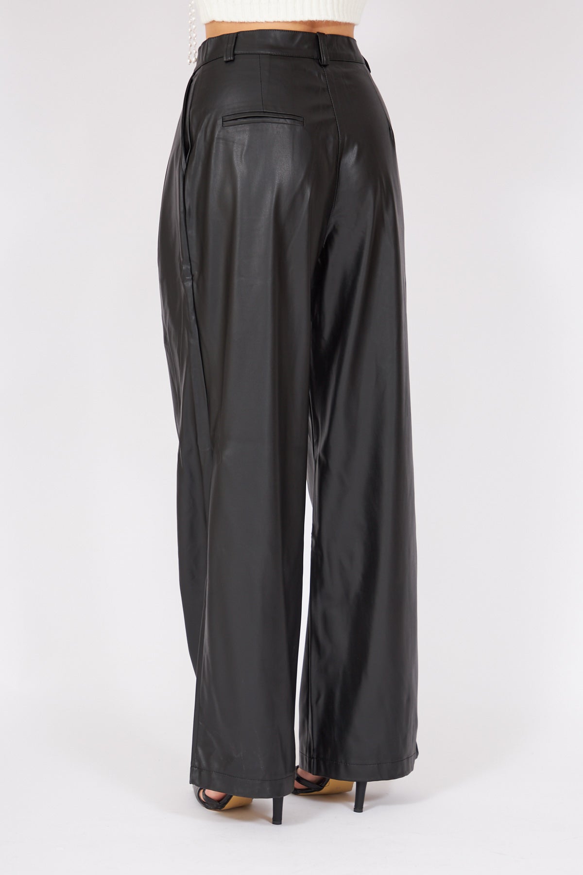 LOOSE CUT BLACK LEATHER TROUSERS | CLOTHES | Lebbse LOOSE CUT BLACK LEATHER TROUSERS | CLOTHES | Lebbse
