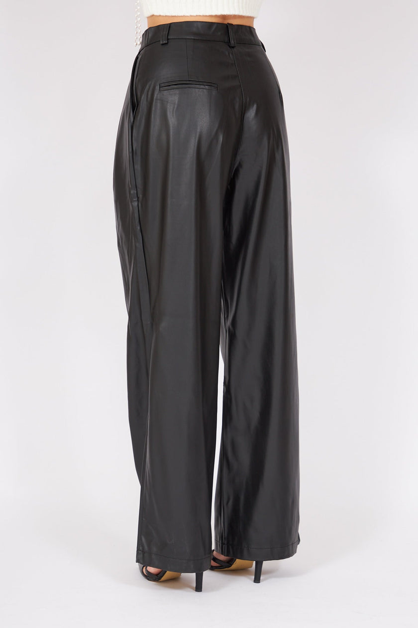 LOOSE CUT BLACK LEATHER TROUSERS - Lebbse