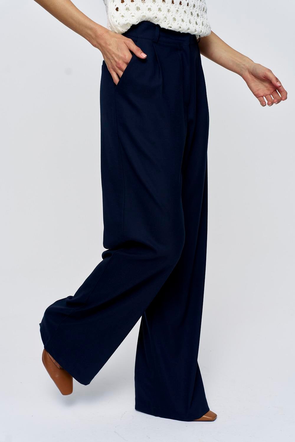 Pleated Straight Cut Navy Blue Women's Trousers - Lebbse
