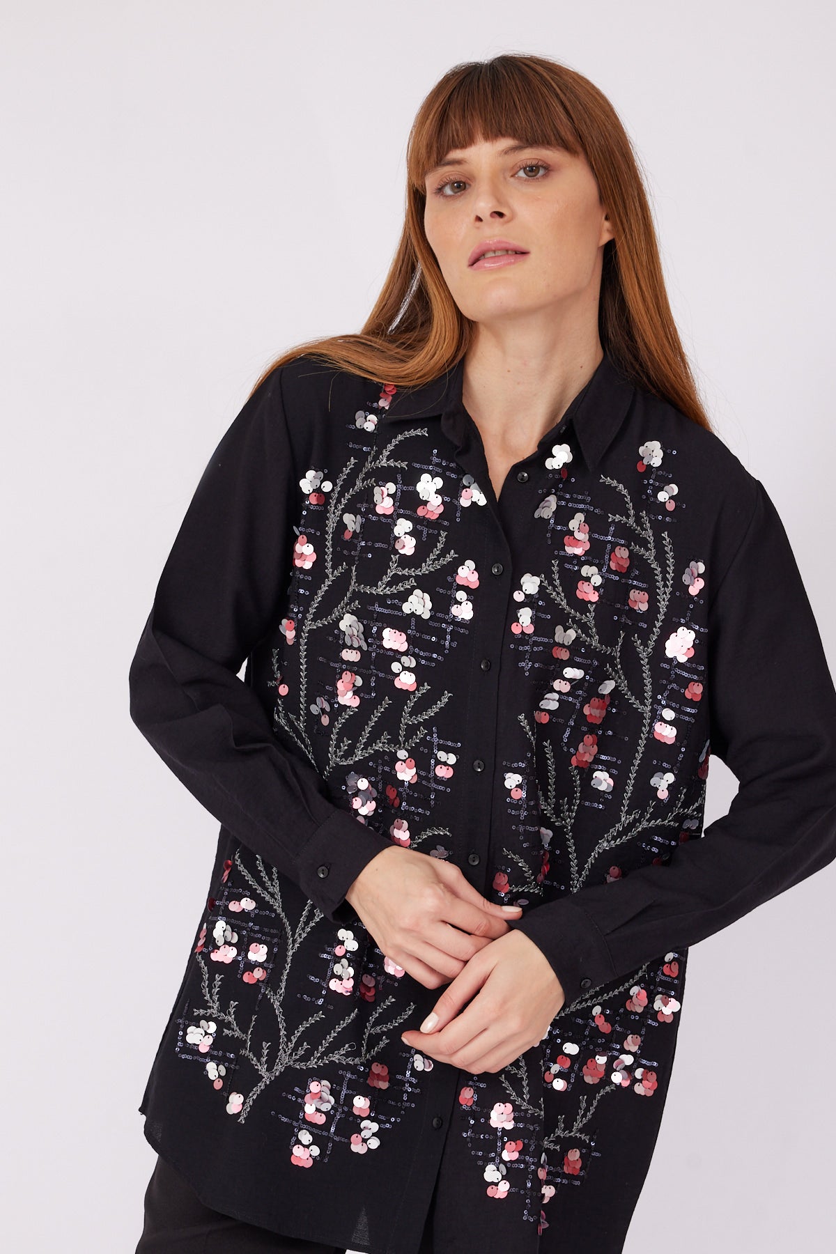 قميص نسائي اوفرسايز مطرز - SEQUINED OVERSIZE SHIRT